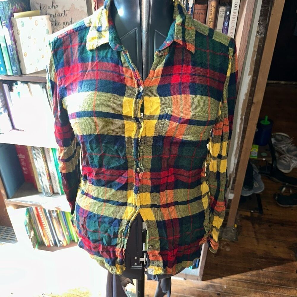 American Eagle plaid flannel S boyfriend button down shirt